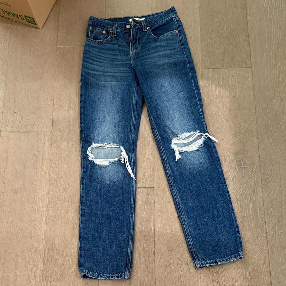 Levi’s Low Pro Straight Classic Blue Distressed Women Jeans size 24